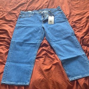 BRAND NEW TAGS ON LEVIS JEANS SIZE 20W